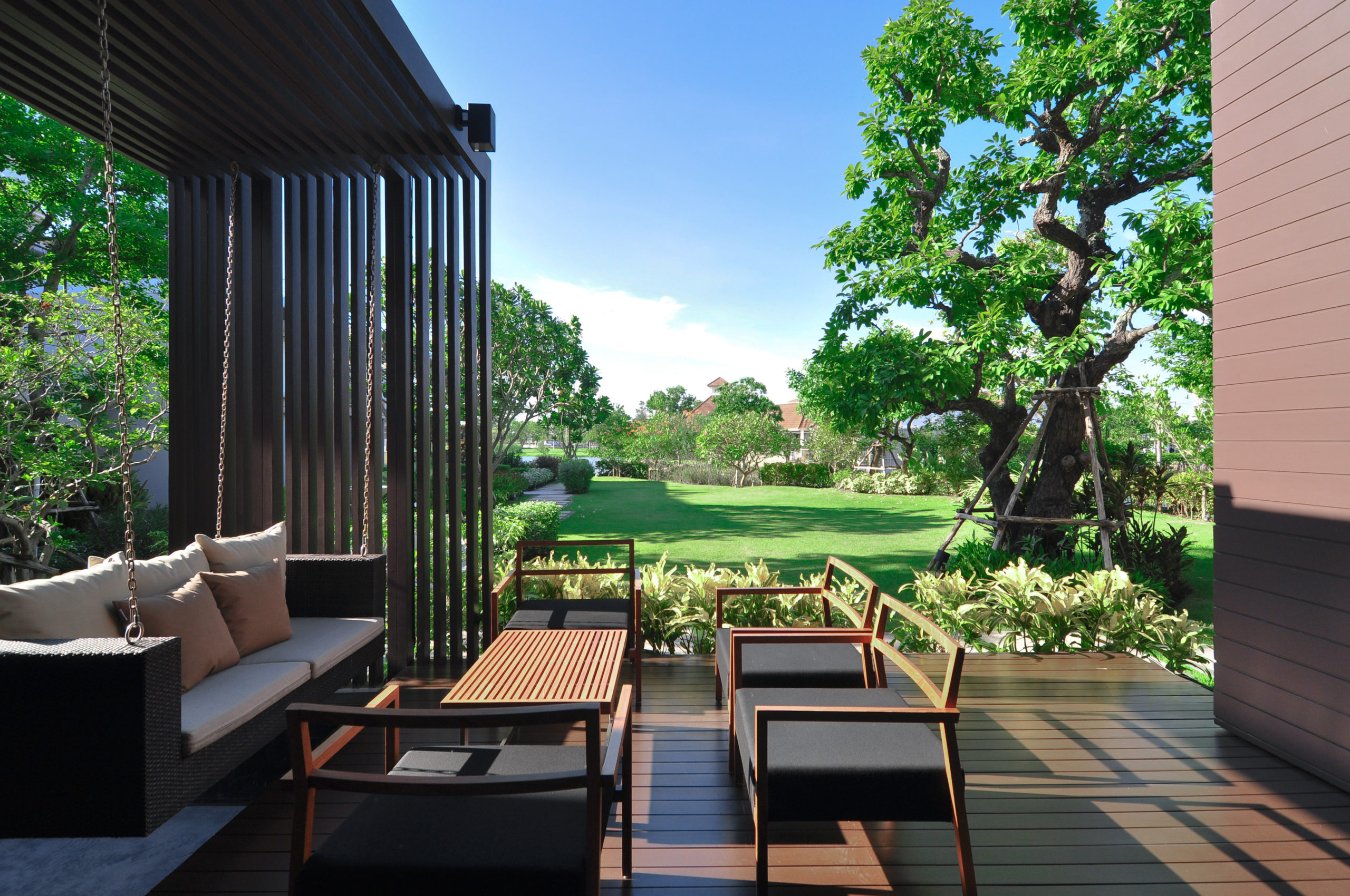 Baan Bang Na Issarasilpa Architects